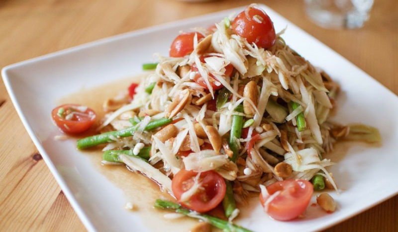 สลัด อินโดนีเซียสไตล์ไทย: ทางเลือกเพื่อสุขภาพแทนส้มตำ